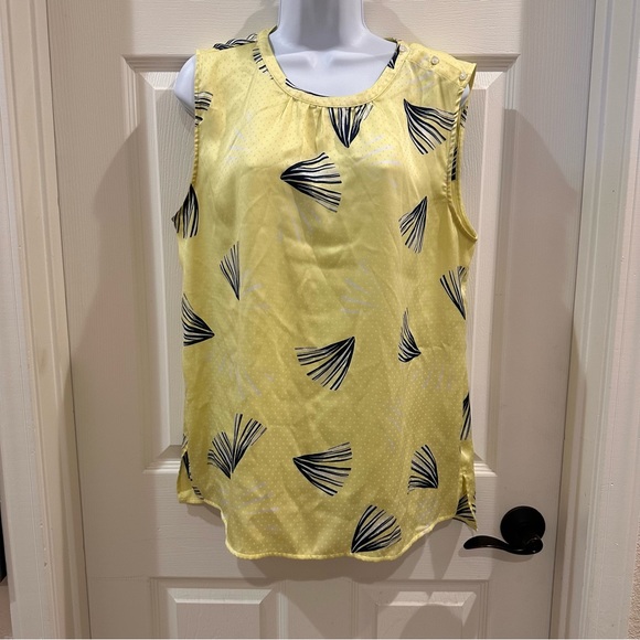 Ann Taylor Factory Tops - Ann Taylor Factory Yellow Blouse W/ Blue and White Abstract Flowers Sleeveless